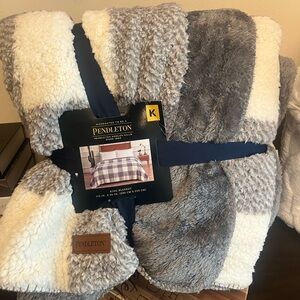 Pendleton Gray and Cream Blanket